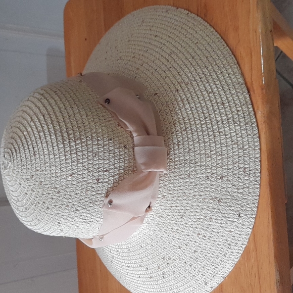 Ladies straw hat - Picture 2 of 5